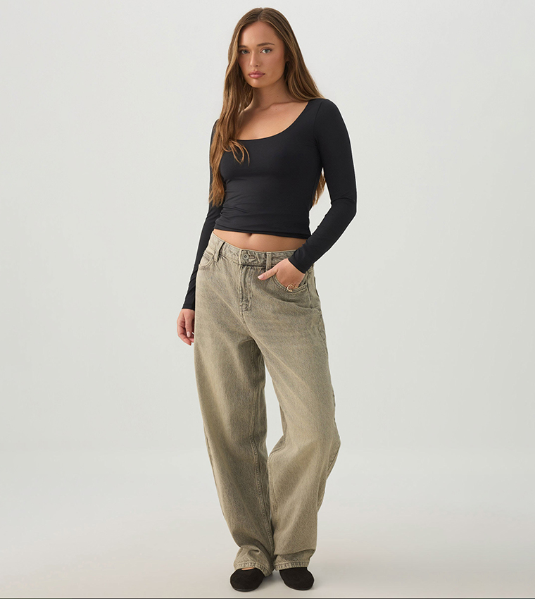 Solid Scoop Neck Long Sleeves Crop Top