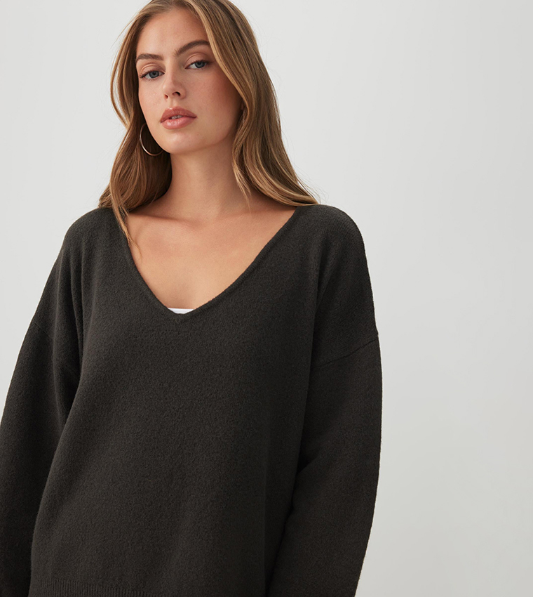 اردين  سترات بياقة V  - فحمي V-neck Sweaters