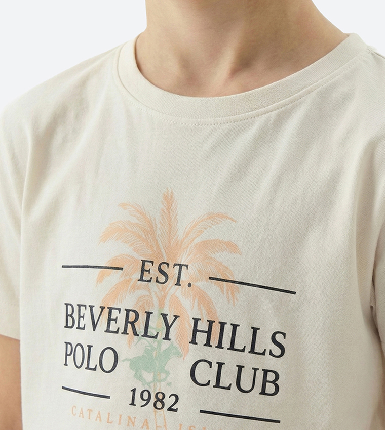 تيشيرت بطبعة شعار وقبة مستديرة 