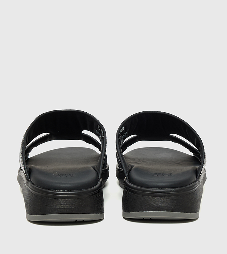 AL FAKHM Textured Arabic Sandals
