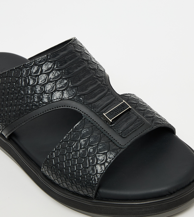 AL FAKHM Textured Arabic Sandals