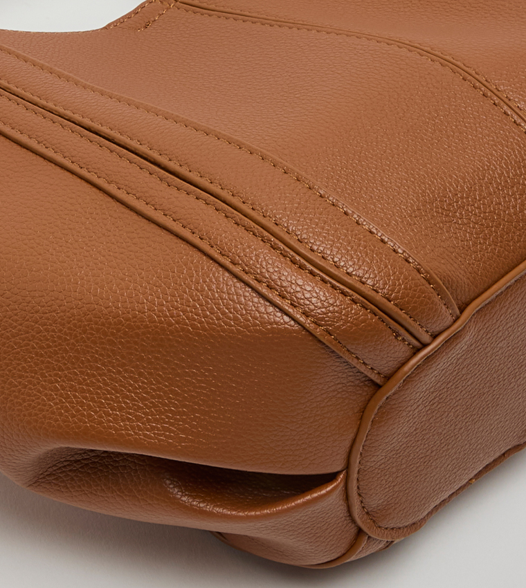 أر آند بي  حقائب يد - حنطي Handheld Bags