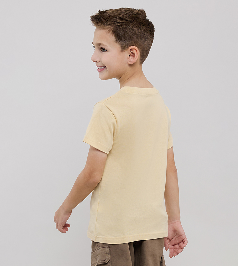 تيشيرت كم قصير بقبة مستديرة بطبعة