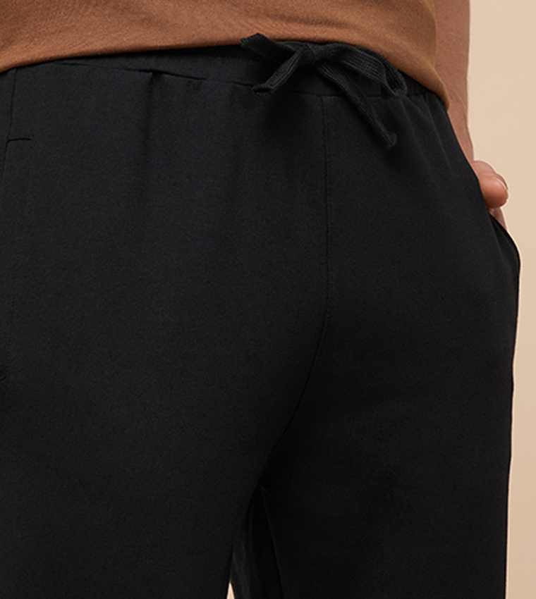 بنطلون سادة ضيق 