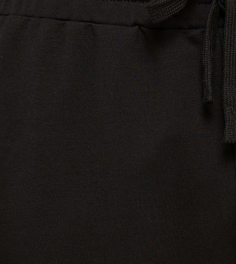 بنطلون سادة ضيق 