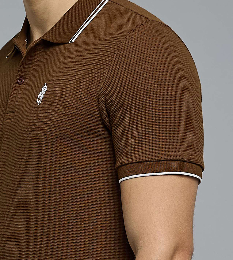 تيشيرت بولو كم قصير بشعار 