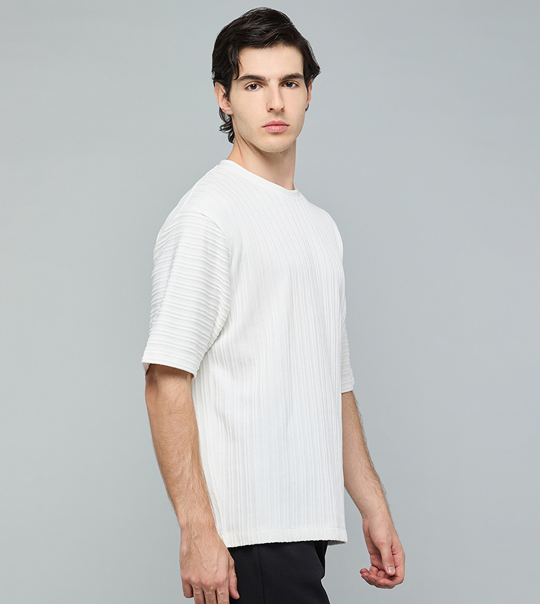 تيشيرت كم قصير بقبة مستديرة 