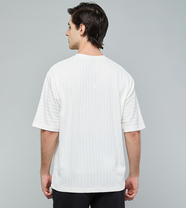 تيشيرت كم قصير بقبة مستديرة 