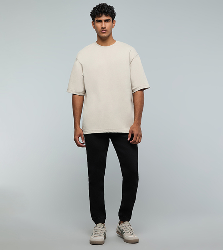 تيشيرت سادة كم قصير بقبة مستديرة 