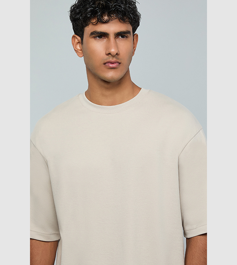 تيشيرت سادة كم قصير بقبة مستديرة 