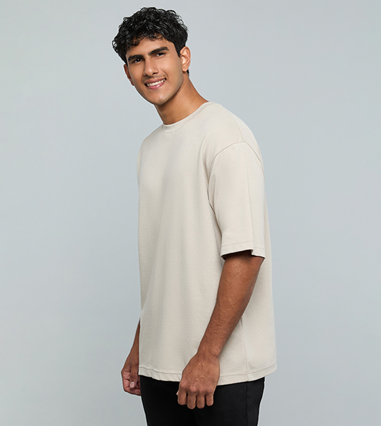 تيشيرت سادة كم قصير بقبة مستديرة 