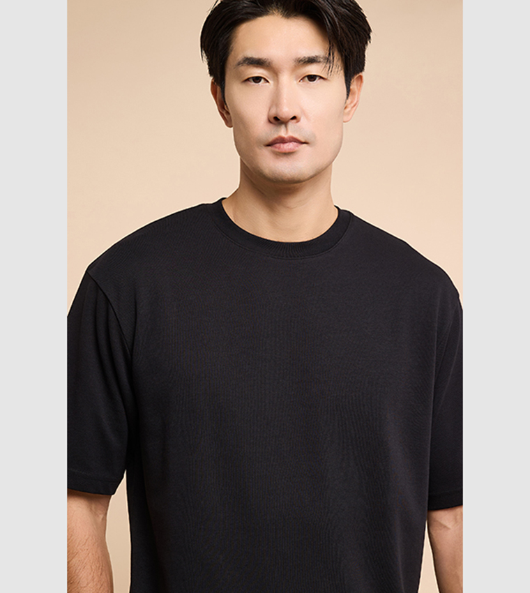 تيشيرت سادة كم قصير بقبة مستديرة 