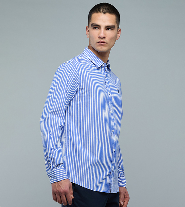 قميص مخطط كم طويل بقبة بأزرار