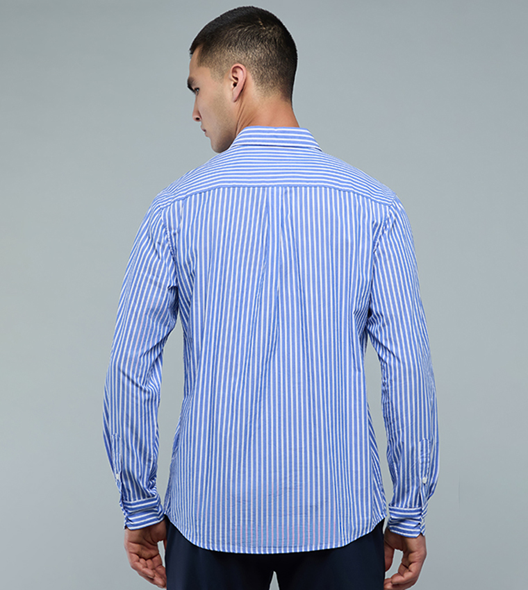 قميص مخطط كم طويل بقبة بأزرار