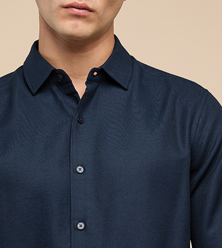 قميص سادة كم طويل بقبة كلاسيك 