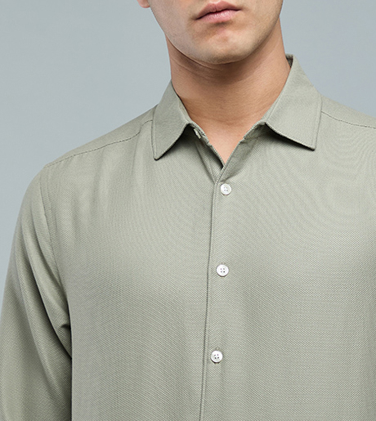 قميص سادة كم طويل بقبة كلاسيك 