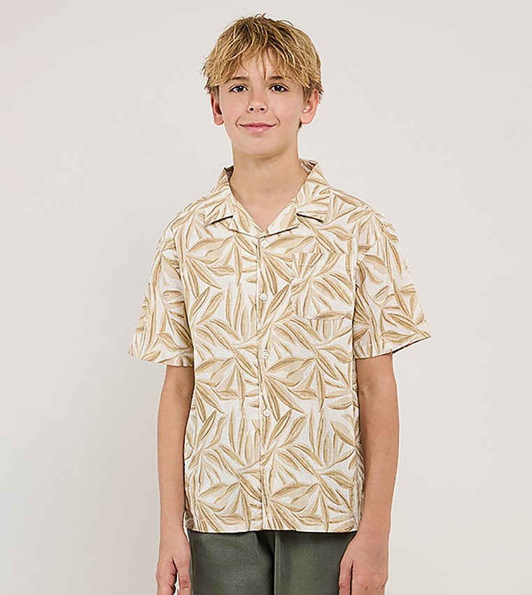 Patterned Shirt with Revere Collar and Short Sleeves
