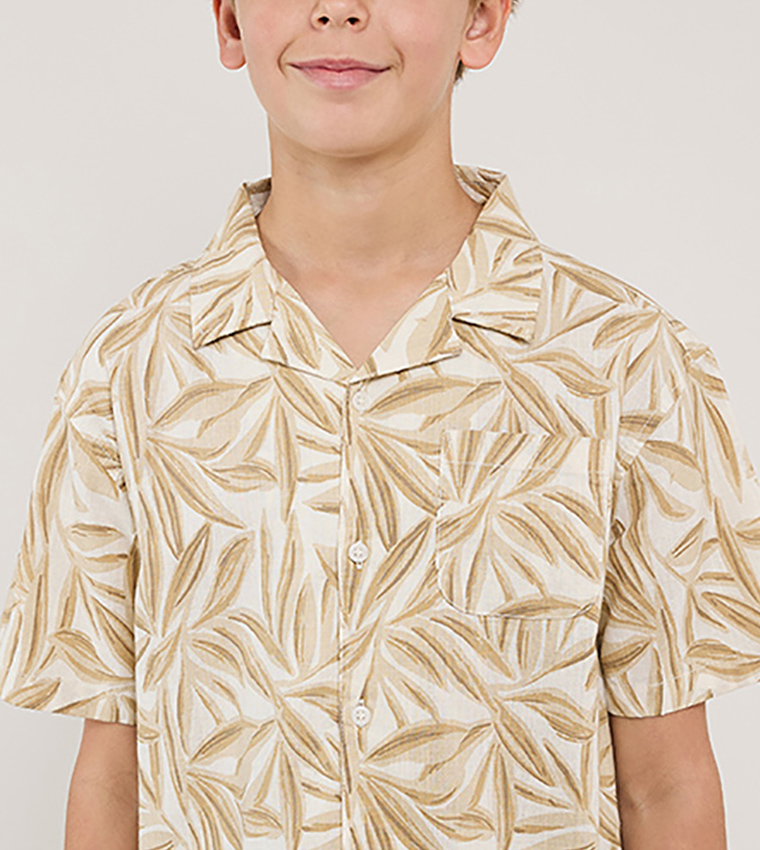 Patterned Shirt with Revere Collar and Short Sleeves