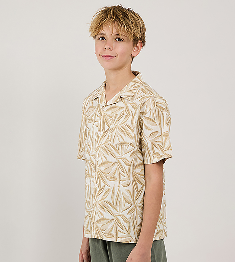 Patterned Shirt with Revere Collar and Short Sleeves