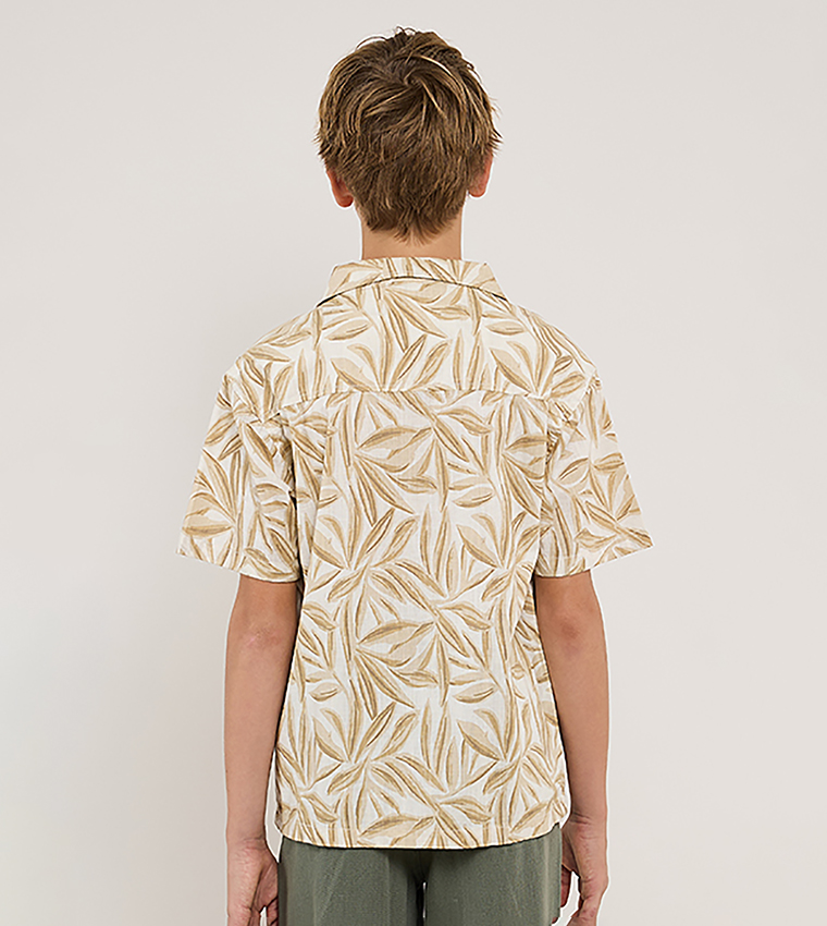 Patterned Shirt with Revere Collar and Short Sleeves