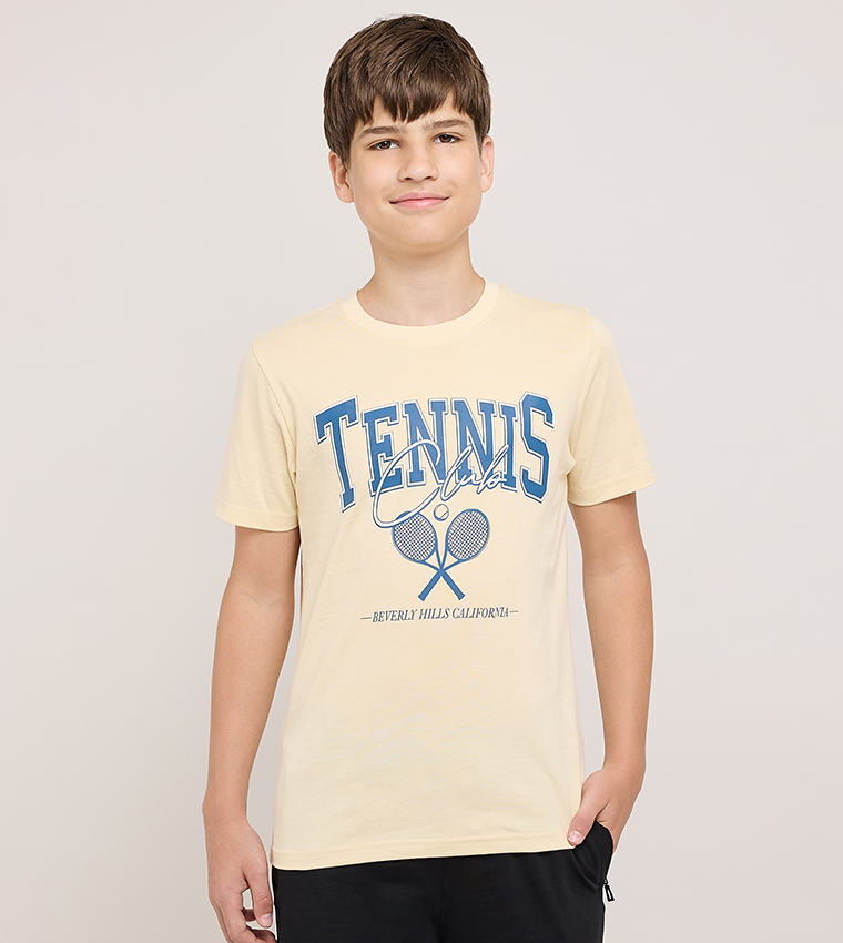 تيشيرت كم قصير بقبة مستديرة بطبعة حروف