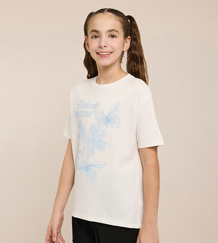 تيشيرت كم قصير بقبة مستديرة بطبعة جرافيك 