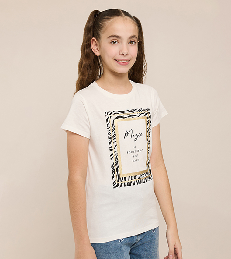 تيشيرت كم قصير بقبة مستديرة بطبعة جرافيك 