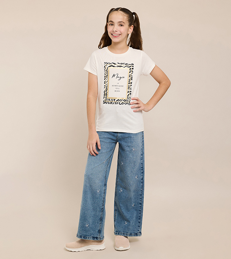 تيشيرت كم قصير بقبة مستديرة بطبعة جرافيك 