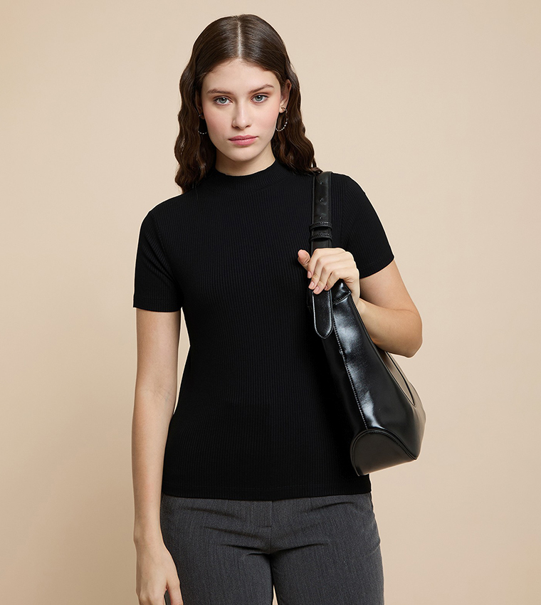 توب مرن كم قصير بقبة عالية