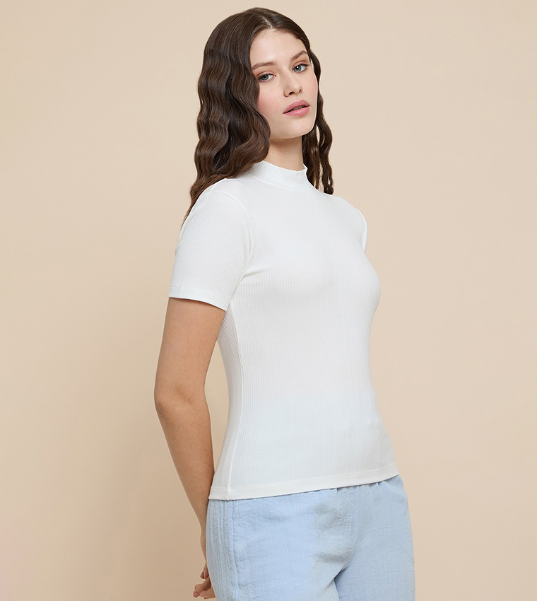 توب مرن كم قصير بقبة عالية