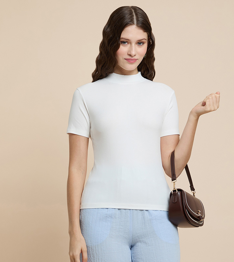 توب مرن كم قصير بقبة عالية