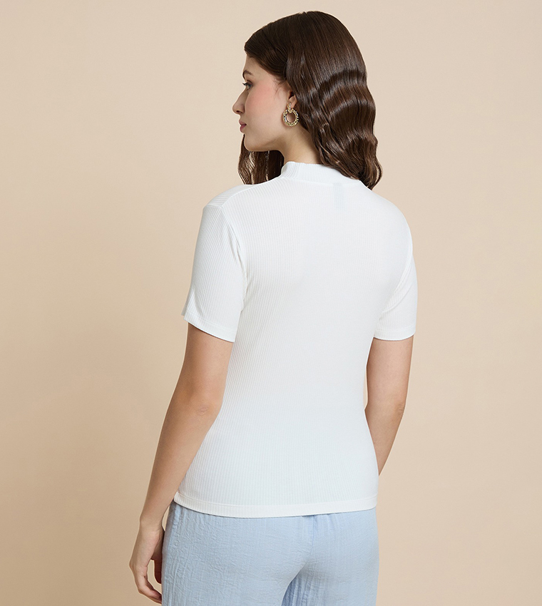 توب مرن كم قصير بقبة عالية