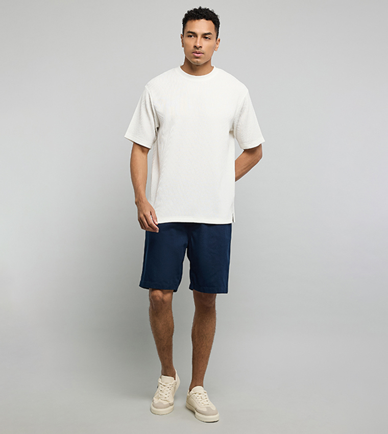 تيشيرت مرن بقبة مستديرة وكم قصير