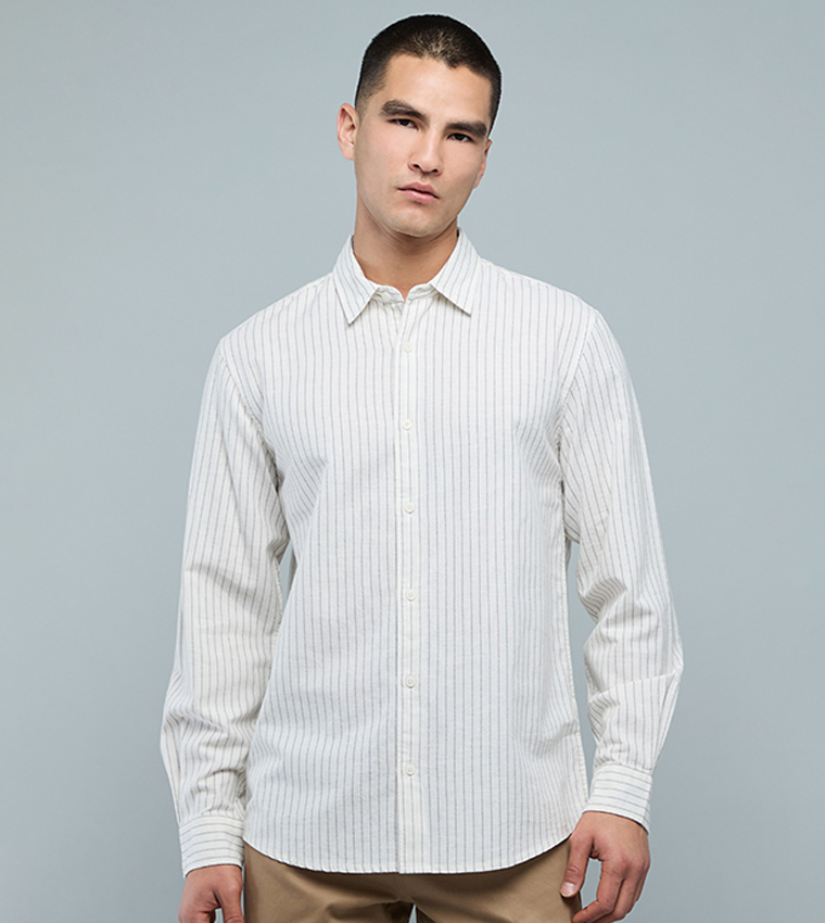 قميص مخطط كم طويل بقبة كلاسيك