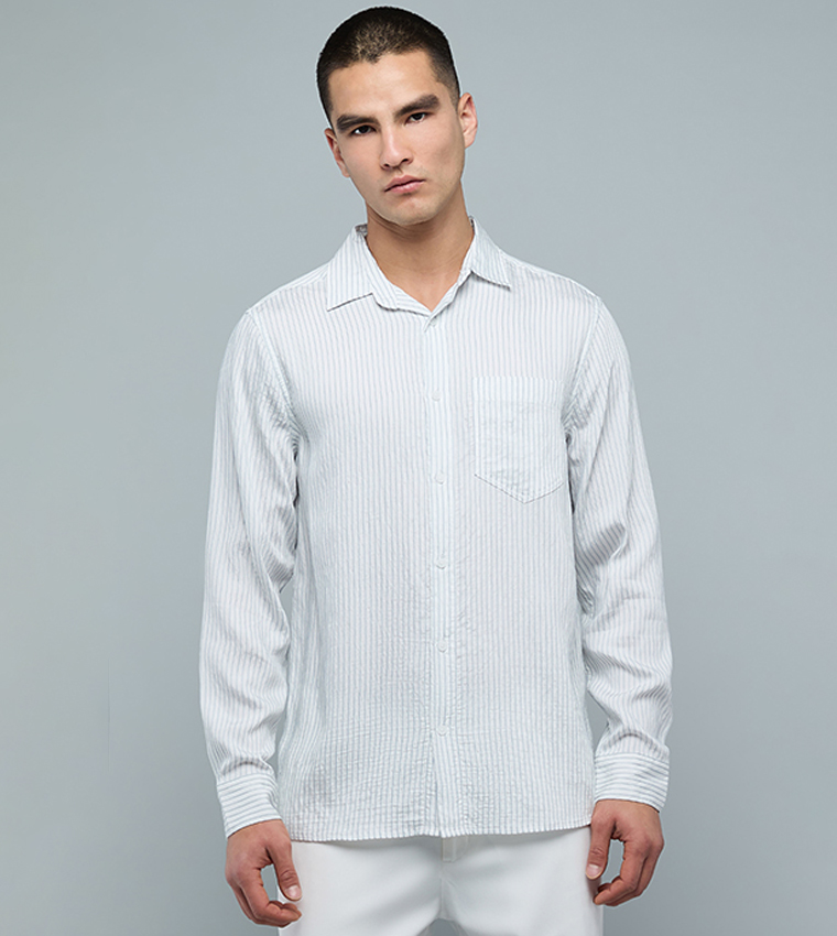 قميص مخطط كم طويل بقبة كلاسيك