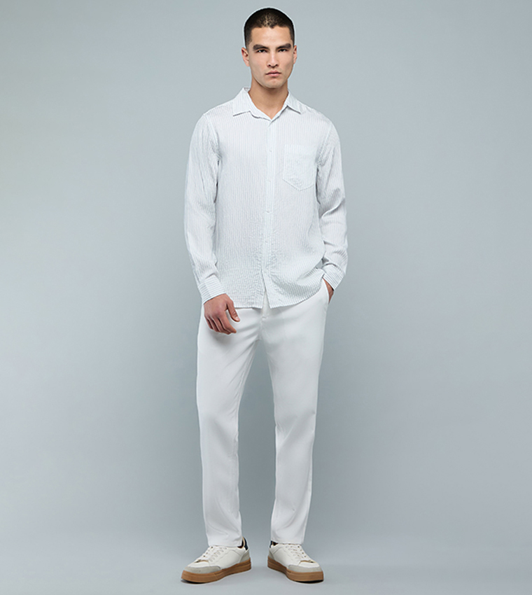 قميص مخطط كم طويل بقبة كلاسيك