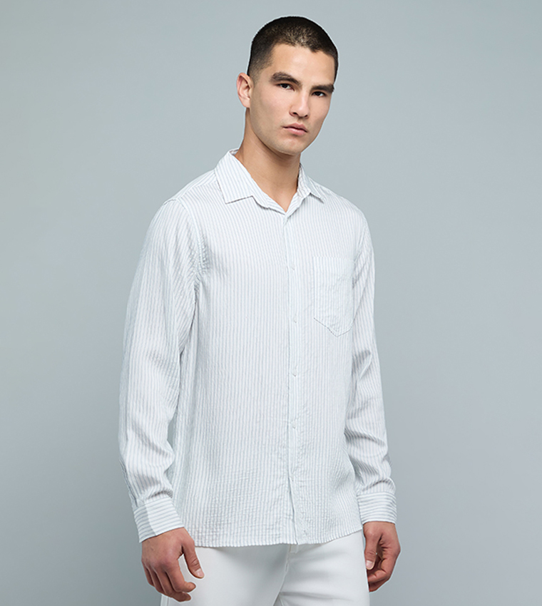 قميص مخطط كم طويل بقبة كلاسيك