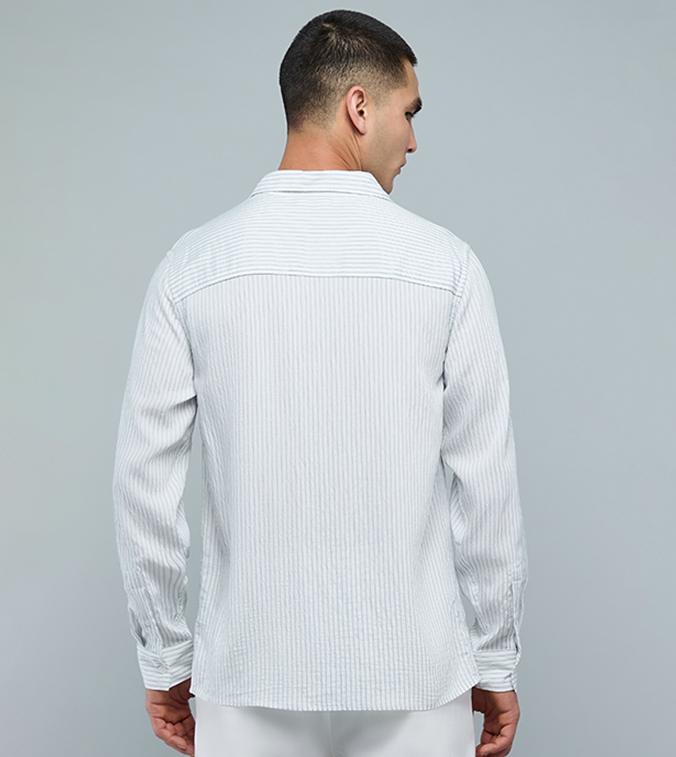 قميص مخطط كم طويل بقبة كلاسيك