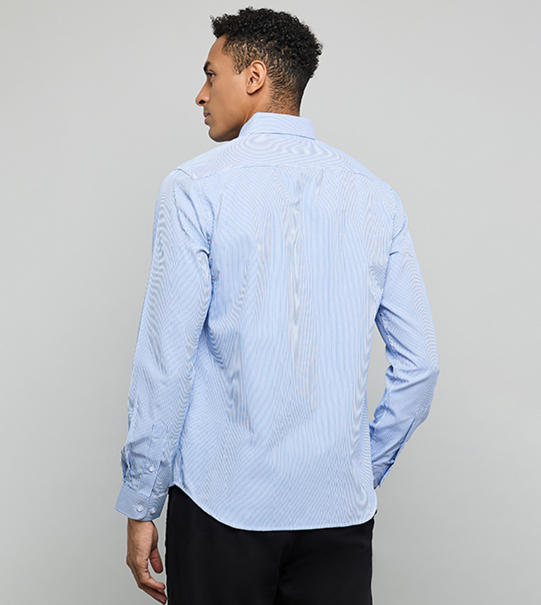 قميص مخطط كم طويل بقبة بأزرار