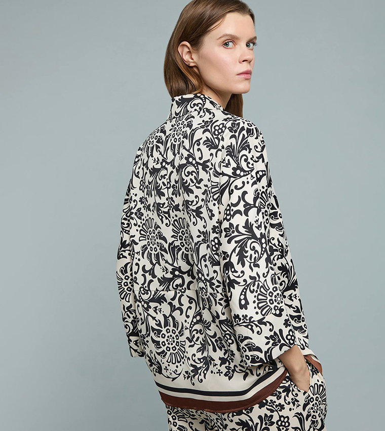 Patterned Shirt with Classic Collar and 3/4 Sleeves