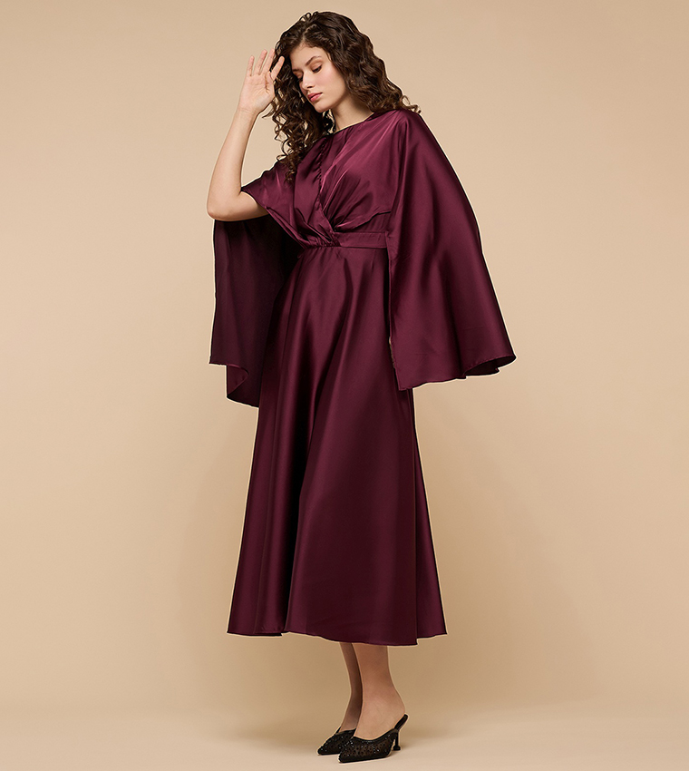 فستان ميدي سادة كم طويل بقبة قارب 