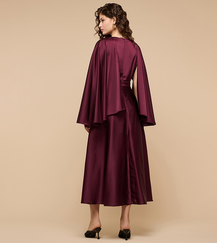 فستان ميدي سادة كم طويل بقبة قارب 