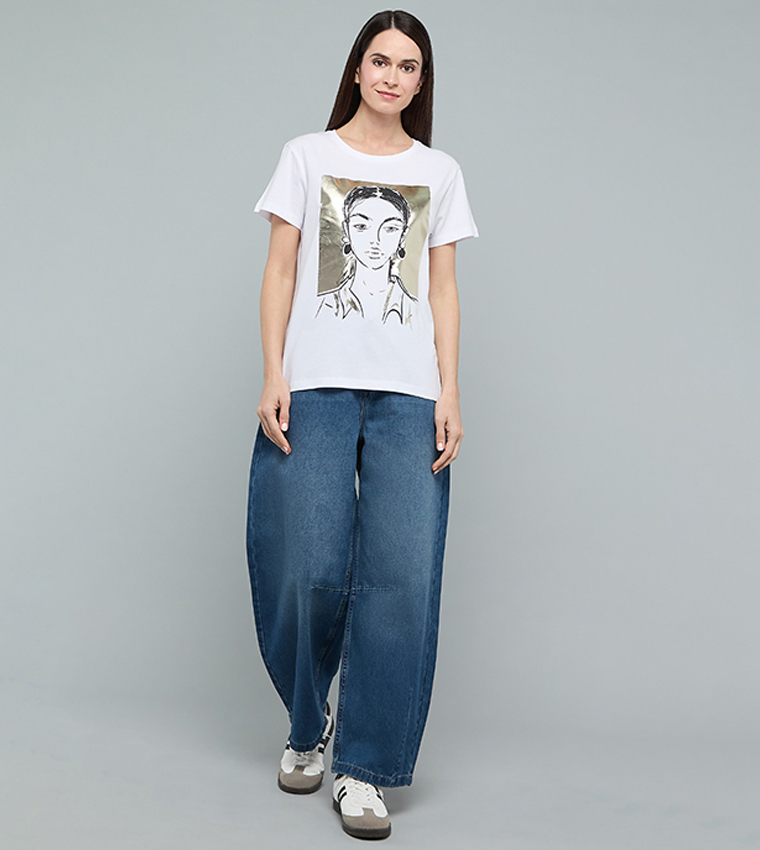 تيشيرت كم قصير بقبة مستديرة  بطبعة  