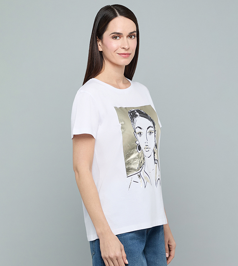 تيشيرت كم قصير بقبة مستديرة  بطبعة  