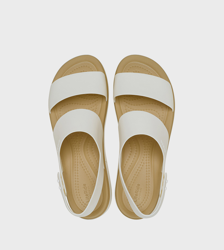 بروكلين بكعب قصير