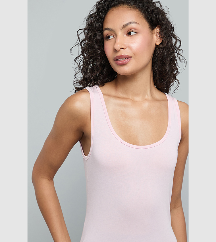 أر آند بي  توبات بلا أكمام  - وردي Sleeveless Tops