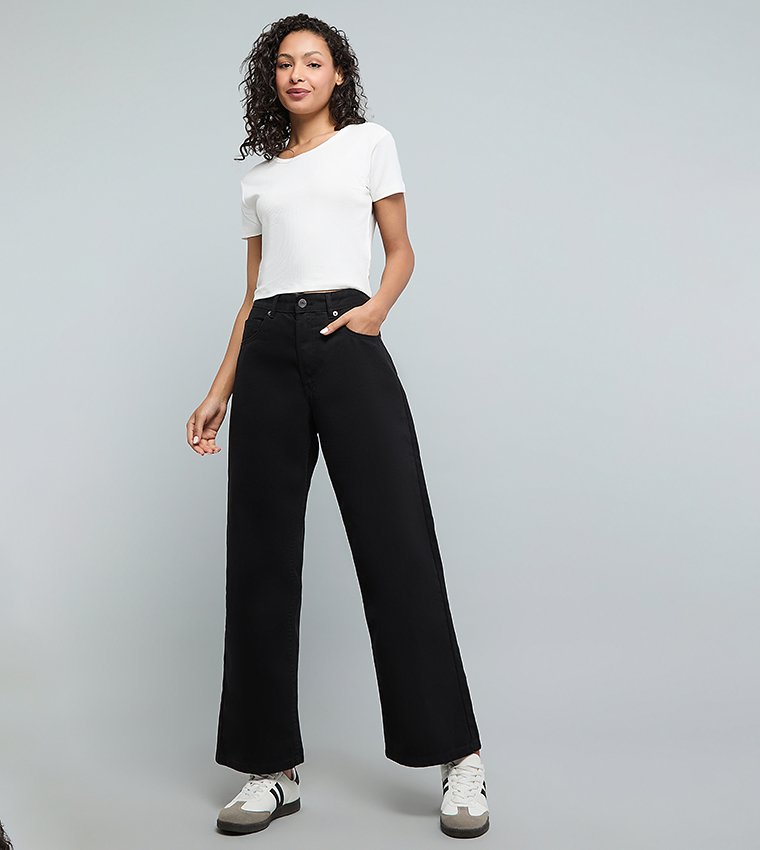 Solid Wide Leg Jeans with Button Closure