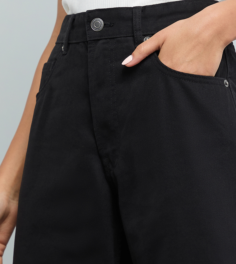 Solid Wide Leg Jeans with Button Closure
