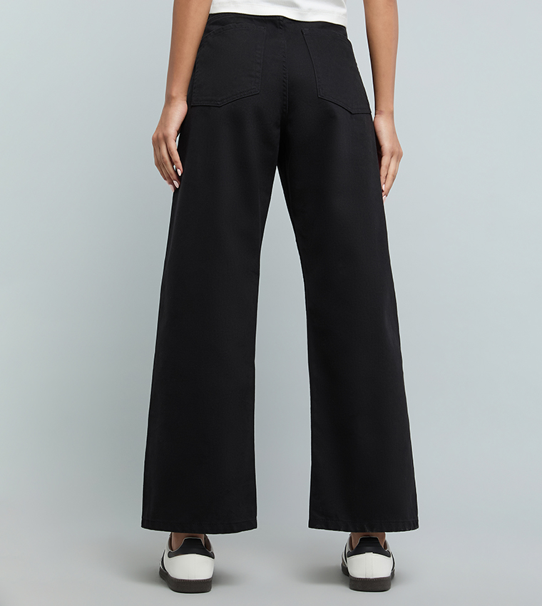 Solid Wide Leg Jeans with Button Closure
