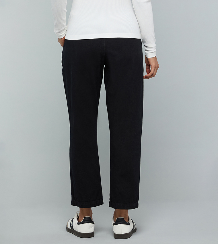 Solid Straight Fit Jeans With Button Closure